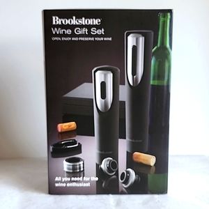 Brookstone Wine Gift Set‎ BNIB